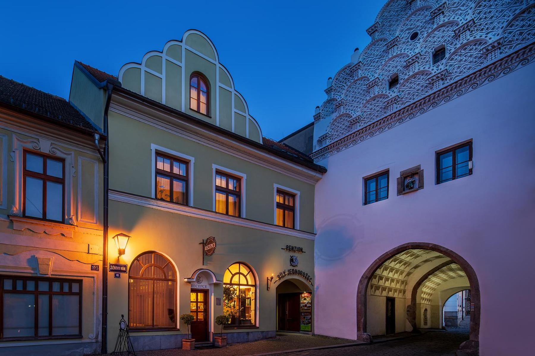Hotel Bily Jednorozec Třeboň Kültér fotó