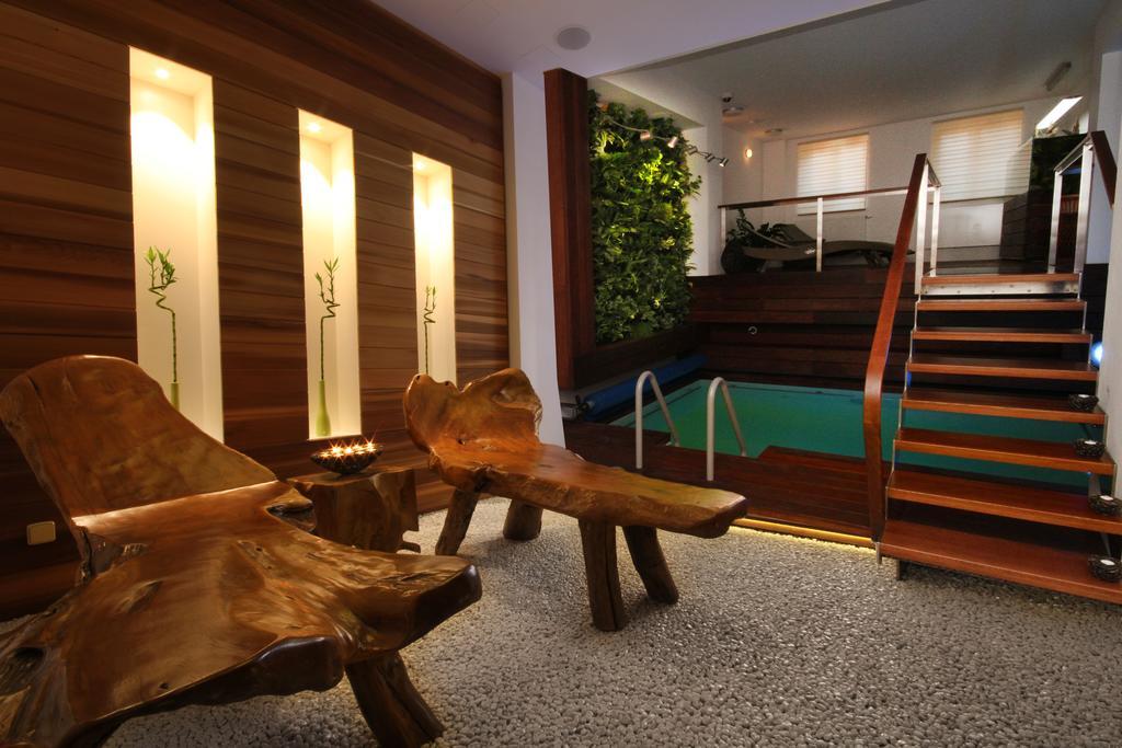 Hotel Bily Jednorozec Třeboň Kültér fotó