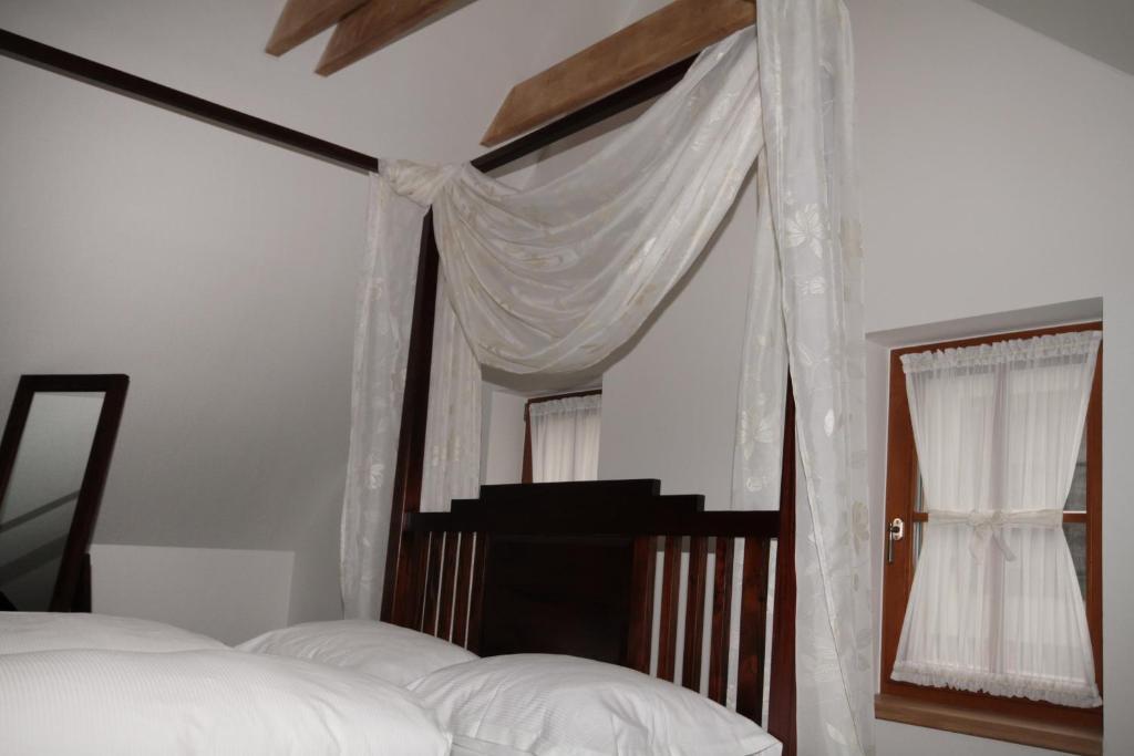 Hotel Bily Jednorozec Třeboň Szoba fotó